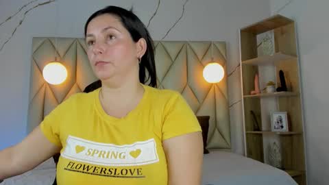 ANGIE online show from December 2025 02:35:02 PM