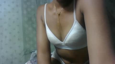 angeltta69 online show from April 2026 08:04:02 PM