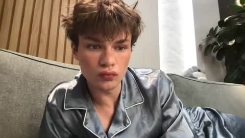 angelvesper online show from July 2026 07:20:02 PM