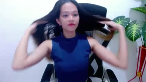 Snapshot of angelyn_slim chatting on February 2026 07:07:01 PM angelyn_slim online show from February 2026 07:07:01 PM