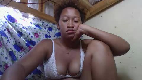 Snapshot of angevannessa chatting on October 2025 07:13:02 PM ange online show from October 2025 07:13:02 PM