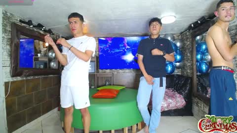 Snapshot of anghelytos chatting on December 2024 07:09:02 PM anghelytos online show from December 2024 07:09:02 PM