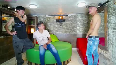 Snapshot of anghelytos chatting on January 2025 06:43:01 PM anghelytos online show from January 2025 06:43:01 PM