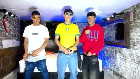 Snapshot of anghelytos chatting on October 2025 09:42:02 PM anghelytos online show from October 2025 09:42:02 PM