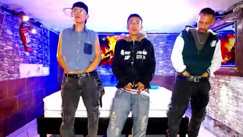 Snapshot of anghelytos chatting on October 2025 09:30:01 PM anghelytos online show from October 2025 09:30:01 PM