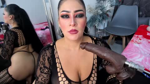 Snapshot of angie_will chatting on December 2024 10:23:02 PM A N G I E. online show from December 2024 10:23:02 PM