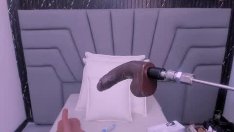 Snapshot of angie_will chatting on September 2025 10:23:01 PM A N G I E. online show from September 2025 10:23:01 PM