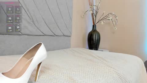 Angie online show from December 2024 03:20:02 PM