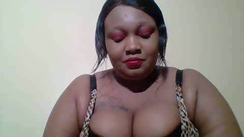 Angie online show from November 2025 08:33:02 PM