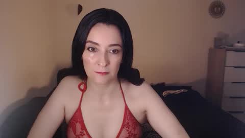 Snapshot of angiesquirt chatting on April 2026 02:27:02 AM VALENTINA online show from April 2026 02:27:02 AM