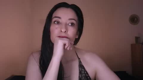 Snapshot of angiesquirt chatting on May 2026 01:12:01 AM VALENTINA online show from May 2026 01:12:01 AM