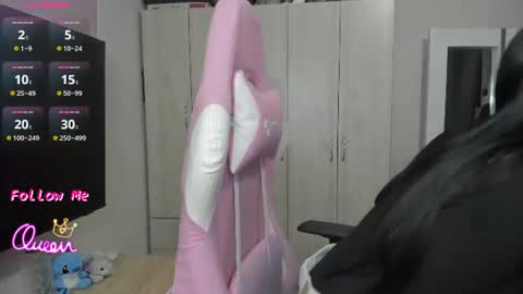 Angie  online show from July 2026 09:58:01 AM