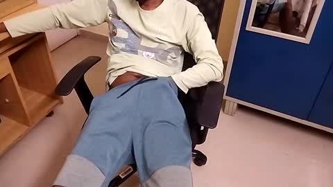 Snapshot of angryagent198 chatting on January 2025 02:28:01 PM Tutu22 online show from January 2025 02:28:01 PM