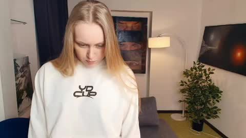 Violet online show from April 2026 11:03:02 AM