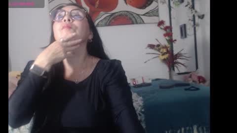 Snapshot of anii_mantilla chatting on December 2025 04:32:01 AM Anii Mantilla online show from December 2025 04:32:01 AM