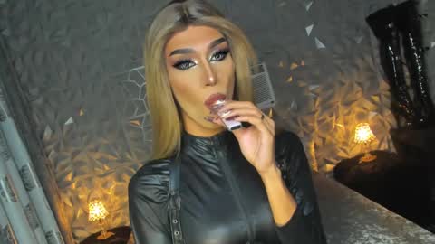 Snapshot of anitacruisze chatting on January 2025 10:32:02 AM Miss Ann online show from January 2025 10:32:02 AM