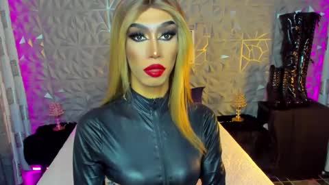 Snapshot of anitacruisze chatting on January 2025 02:07:01 PM Miss Ann online show from January 2025 02:07:01 PM