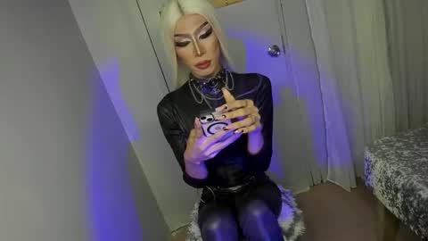 Snapshot of anitacruisze chatting on September 2025 09:14:01 PM Miss Ann online show from September 2025 09:14:01 PM