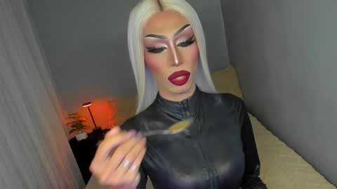 Snapshot of anitacruisze chatting on September 2025 11:54:01 PM Miss Ann online show from September 2025 11:54:01 PM