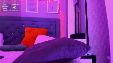 Anitafoxx online show from December 2025 03:28:02 PM