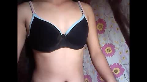 aniyahmii online show from March 2026 11:32:01 PM