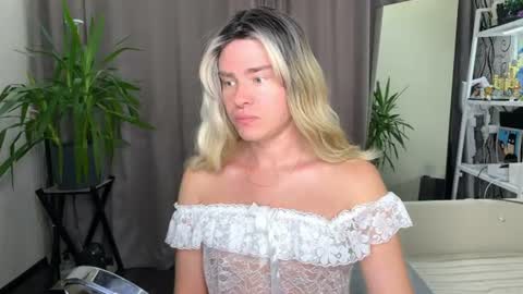 anjalin_sososok online show from July 2026 03:42:02 AM