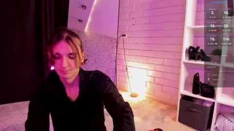 Angel online show from November 2025 06:17:01 PM