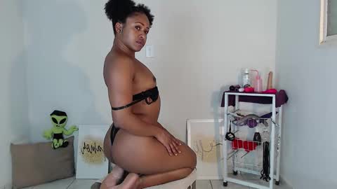 Snapshot of anjinhama chatting on November 2025 01:04:01 AM Hello My name is NaiaraPv is OPEN online show from November 2025 01:04:01 AM