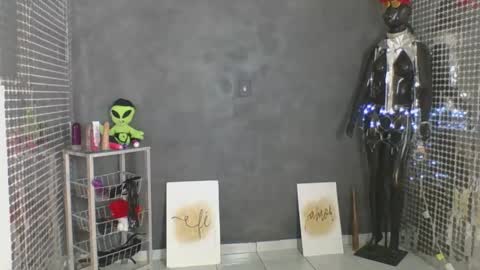 Hello My name is NaiaraPv is OPEN online show from May 2026 01:06:01 PM