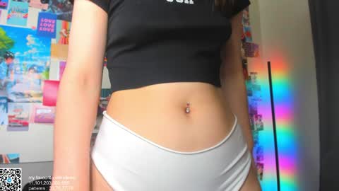 Snapshot of ann_perry chatting on May 2026 01:57:16 AM Ann online show from May 2026 01:57:16 AM