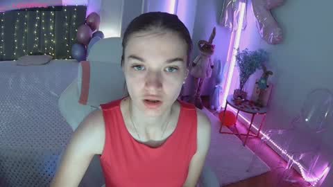 ann_woood online show from April 2026 07:19:01 AM
