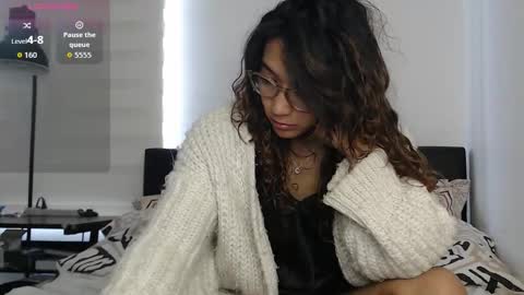 Anna online show from October 2025 03:35:02 PM