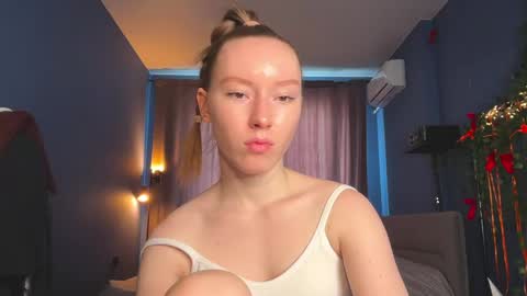 Snapshot of anna_kare chatting on April 2026 12:43:01 PM Anna online show from April 2026 12:43:01 PM