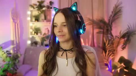 Snapshot of anna_leah_ chatting on July 2026 07:01:02 PM x Anna Leah x online show from July 2026 07:01:02 PM