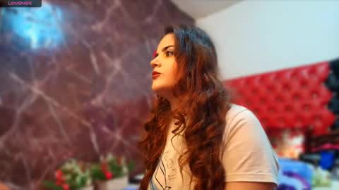 Ana   online show from December 2025 06:19:01 AM