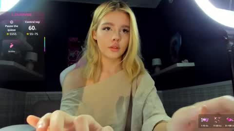 Anna online show from September 2025 01:05:02 AM