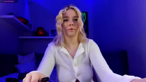 Snapshot of anna_robinson chatting on March 2026 12:39:02 AM Anna online show from March 2026 12:39:02 AM