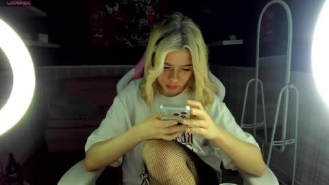 Snapshot of anna_robinson chatting on April 2026 01:14:01 AM Anna online show from April 2026 01:14:01 AM