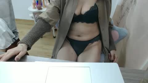 anna_xyz online show from November 2025 01:41:02 AM