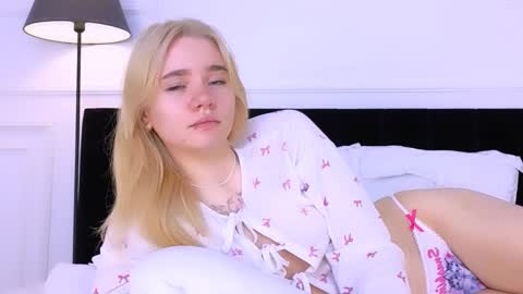 AnnaBelle online show from October 2025 02:34:01 AM