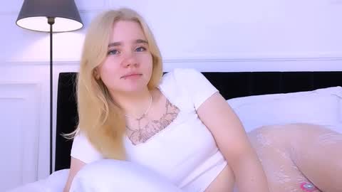 AnnaBelle online show from October 2025 02:17:02 AM