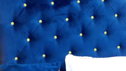 Anna online show from February 2025 09:17:01 PM