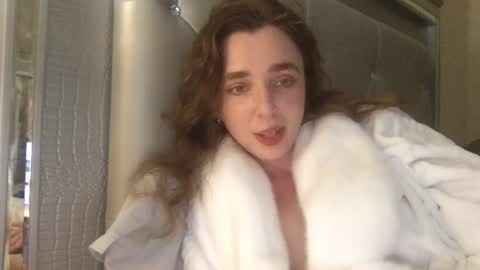 Snapshot of annabisoux chatting on September 2025 10:09:01 PM Anna online show from September 2025 10:09:01 PM