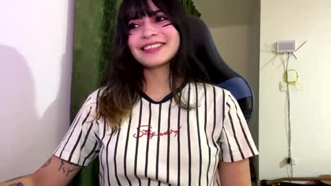 Snapshot of annacrow chatting on November 2025 04:44:02 AM Anna online show from November 2025 04:44:02 AM