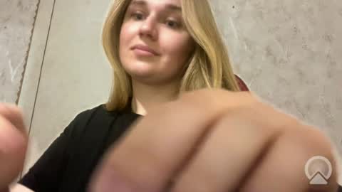 Snapshot of annagoldy3 chatting on July 2026 09:10:01 PM Anna online show from July 2026 09:10:01 PM