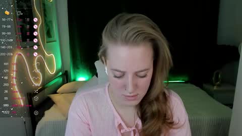 Snapshot of annagrees1 chatting on December 2025 02:32:02 PM annagrees1 online show from December 2025 02:32:02 PM