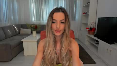 annaise  online show from March 2026 07:04:02 AM