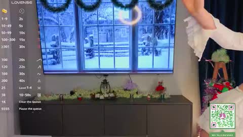 Holly Molly Im Polly online show from December 2025 07:42:02 PM