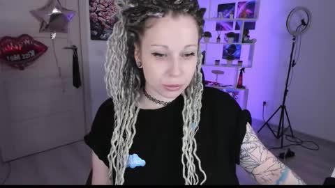 Anna online show from October 2025 04:46:01 PM