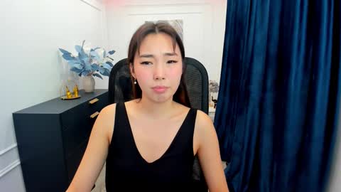 Anna online show from September 2025 07:51:02 PM